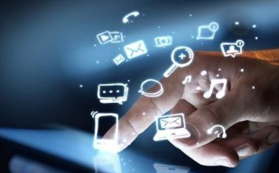 證件照<a href=http://www.zggudh.cn>APP開(kāi)發(fā)</a>讓用戶快速在線制作精美的證件照